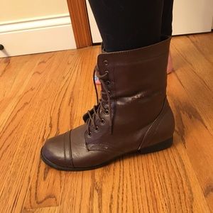 Combat boots